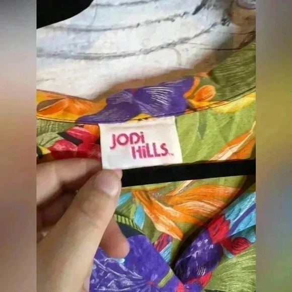 Jodi Hill vintage tropical patterned button up top - Picture 4 of 6